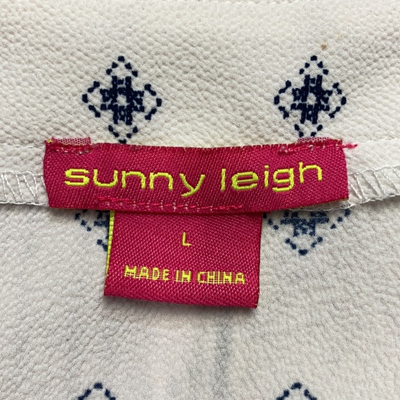 sunny leigh Cream & Navy Top Size: Large - Picture 16 of 17